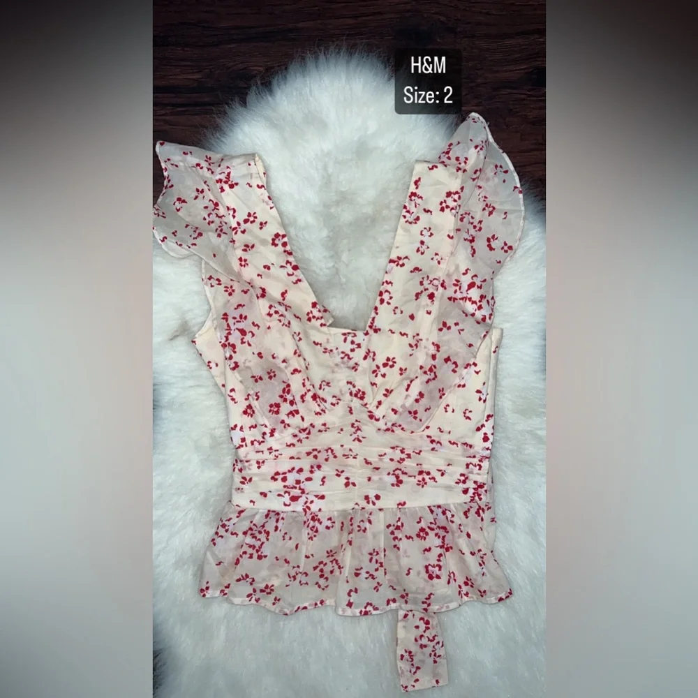 H&M Top - Picture 2 of 2